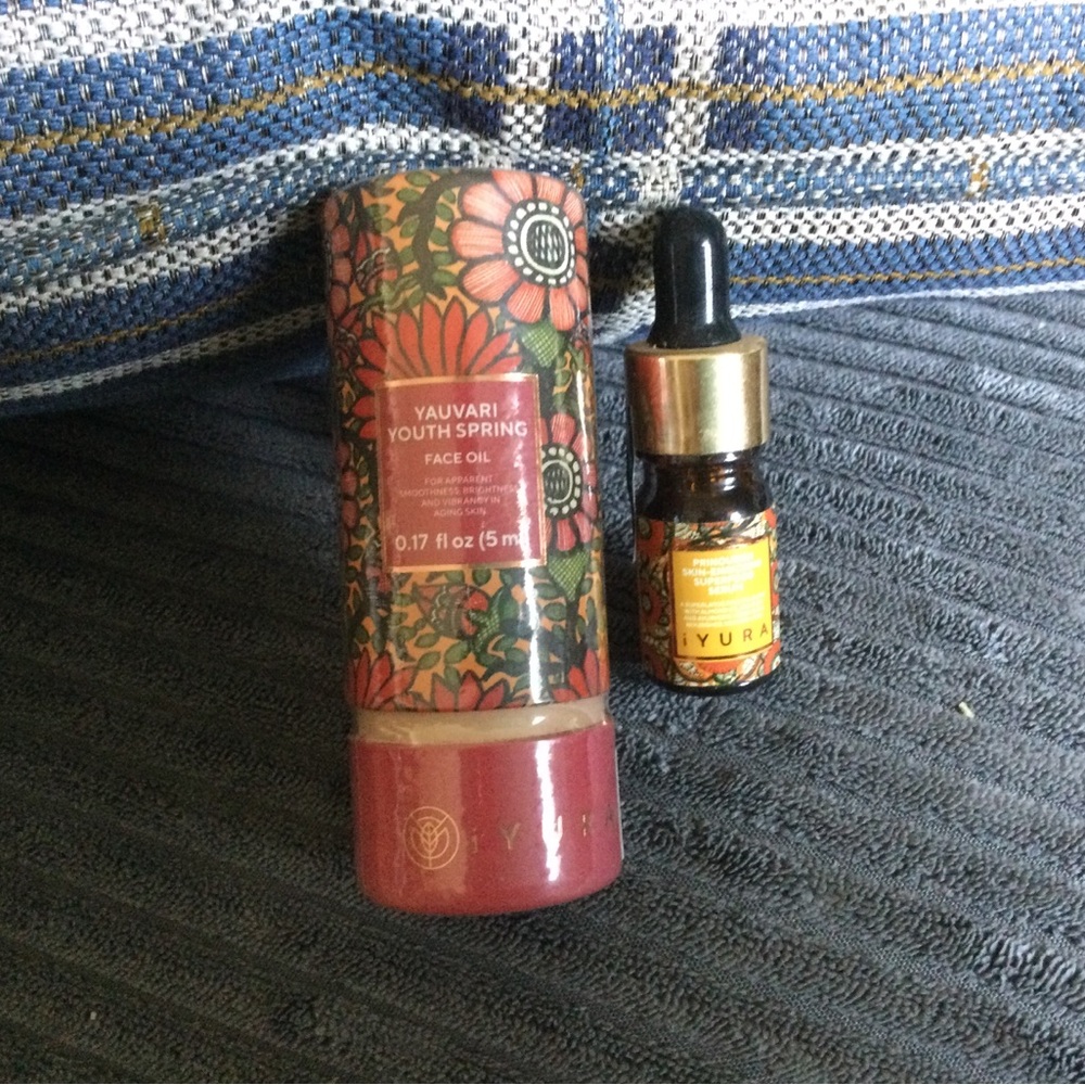 Yuvaari Youth Spring Face Oil Set